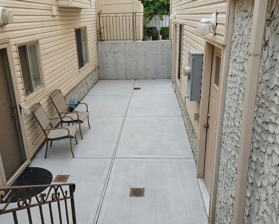 27 Aaron Ln #1