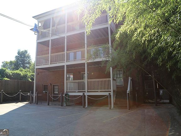 2nd image of 685 Penn Ave NE APT 4