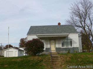 107 W Madison St, Athens, IL 62613