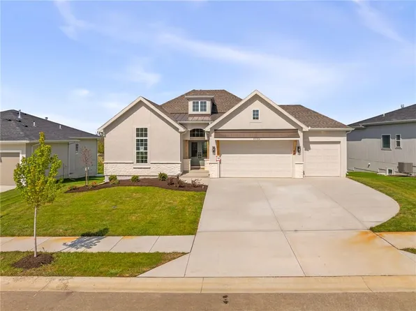 25104 W 141st Ter, Olathe, KS 66061
