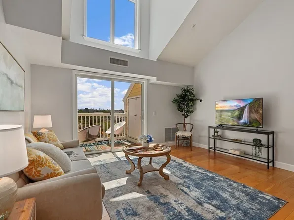 360 Revere Beach Blvd APT 407, Revere, MA 02151