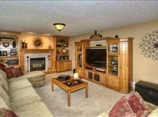 3314 Brook View Dr, Des Moines, IA 50317