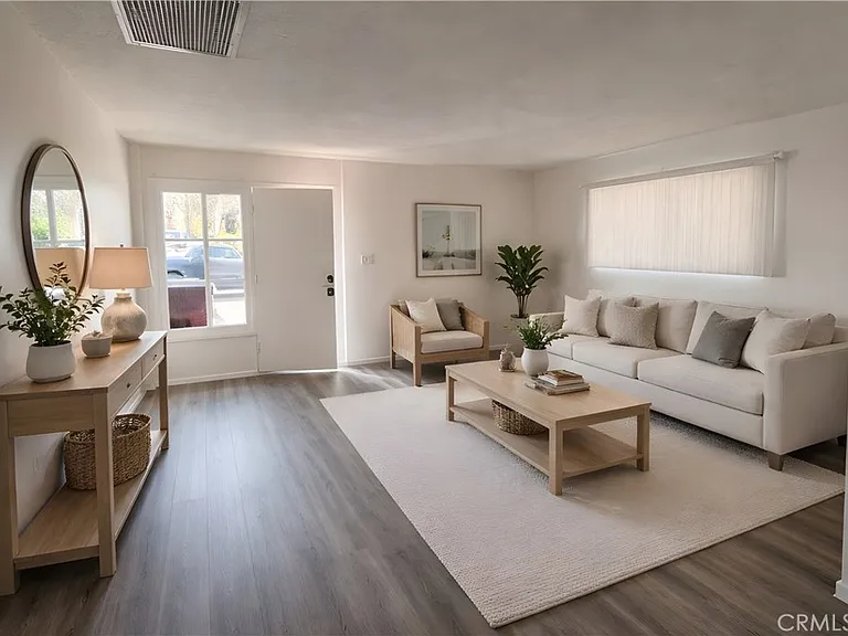 51099 Eisenhower Dr #7 — Photo 2