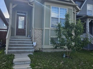 1194 New Brighton Park SE, Calgary, AB T2Z 0X8