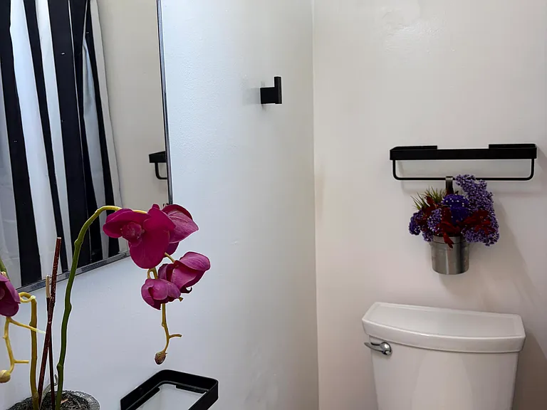 11831 Mayfield Ave #6 — Photo 6