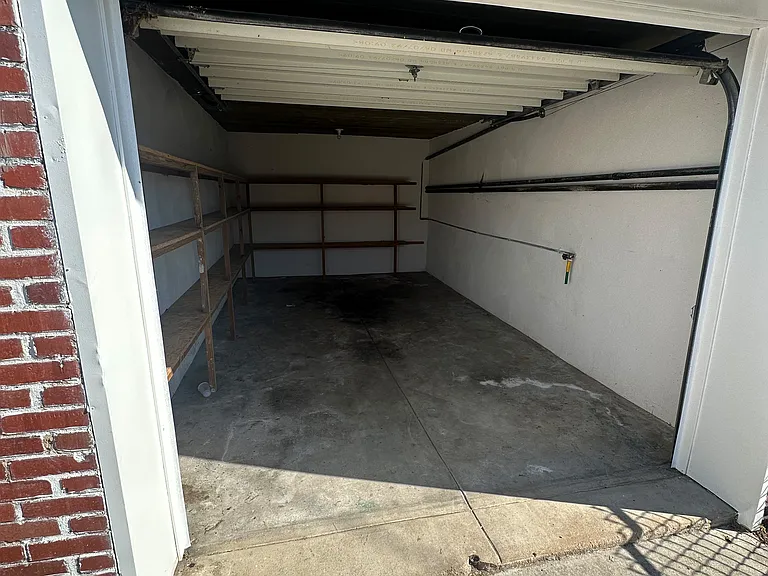 4231 Sheldon Ave — Photo 5