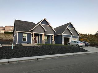 2067 McKinley St, North Bend, OR 97459