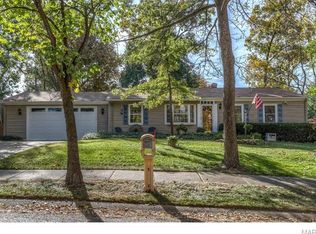 1020 Dauphine Ln, Ballwin, MO