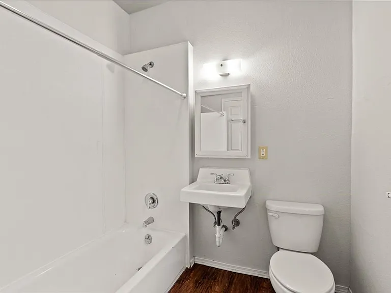 1221 N Monroe St — Photo 25