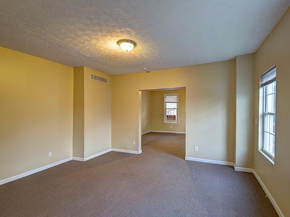 2nd image of 425 Klotter Ave