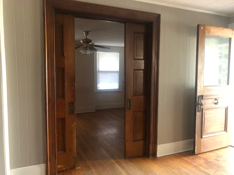 Pocket doors from LR to BR