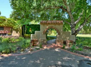 5425 Eakes Rd NW, Los Ranchos De Albuquerque, NM 87107