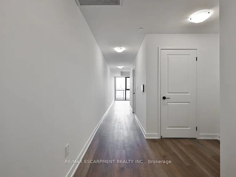 2075 Lakeshore Rd #304 — Photo 4