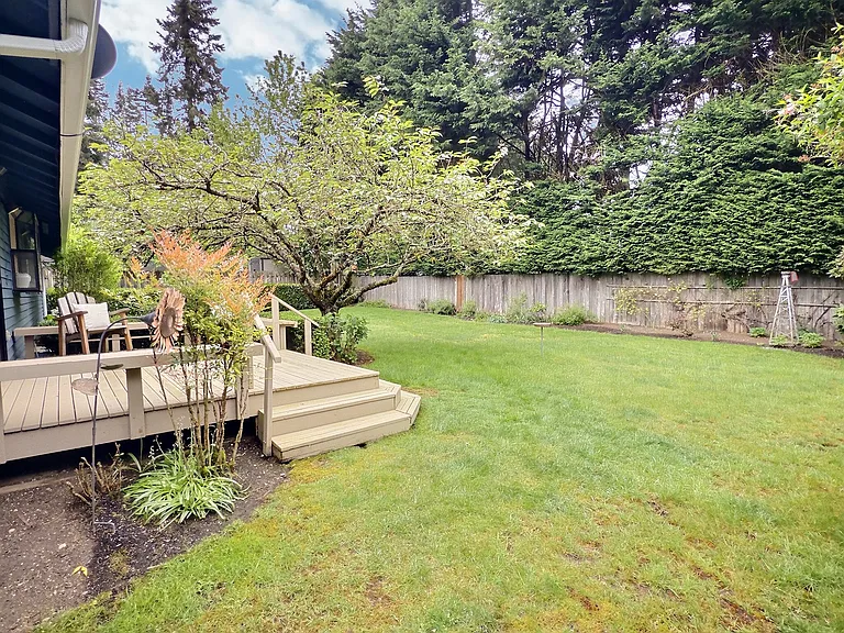 3910 Maple Rd — Photo 32