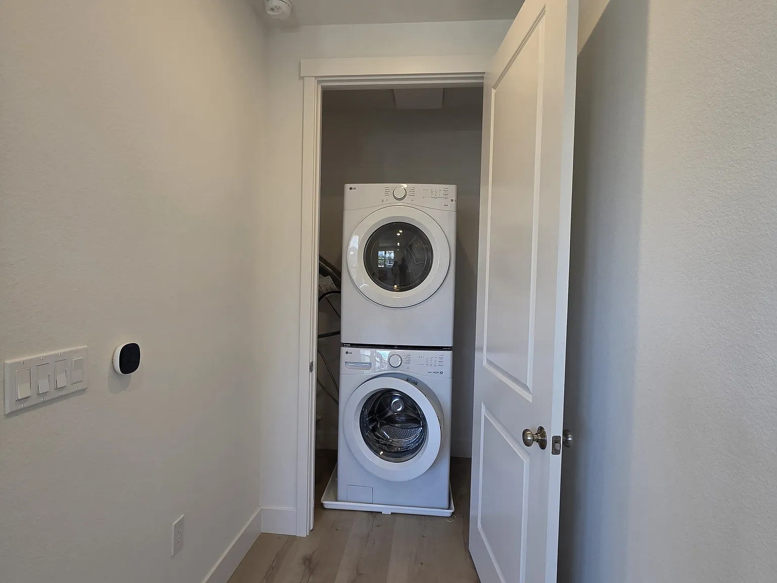 Studio, 550 sqft, $1,950 — Photo 4