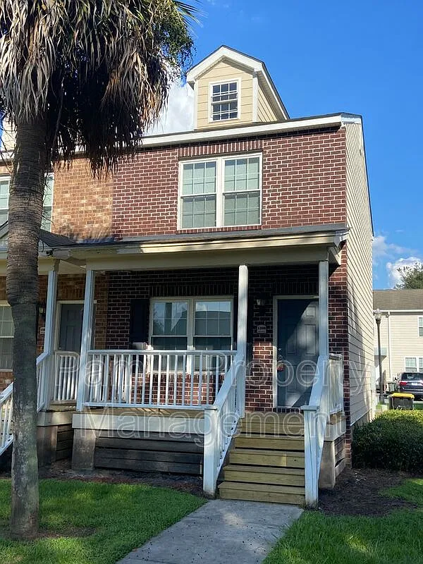 2 bed, 2.5 bath, 1056 sqft, $1,750 — Photo 1