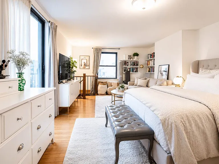 67 W 73rd St #4D — Photo 5