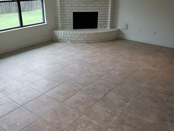 4th image of 9751 Clairmont Dr