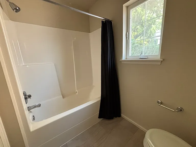 2038 30th Ln NE — Photo 17