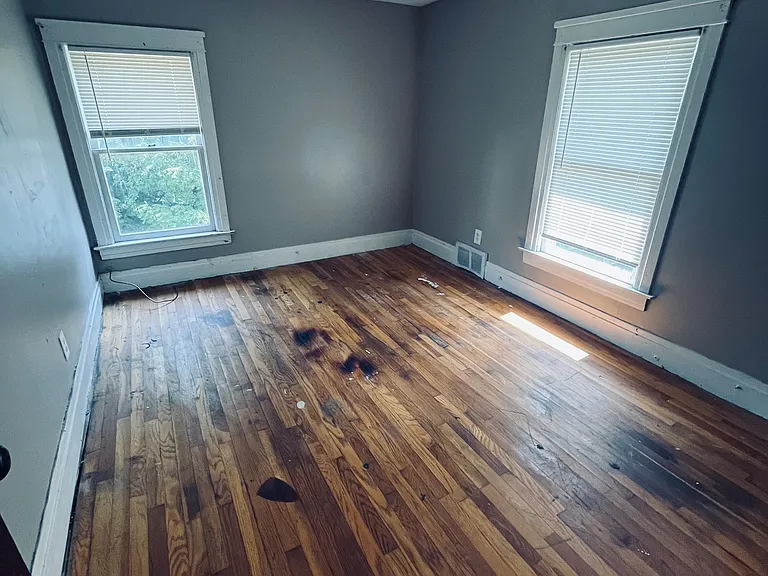 40 Foster St — Photo 3