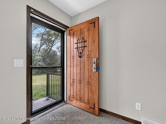 4th image of 1817 Hamilton Rd