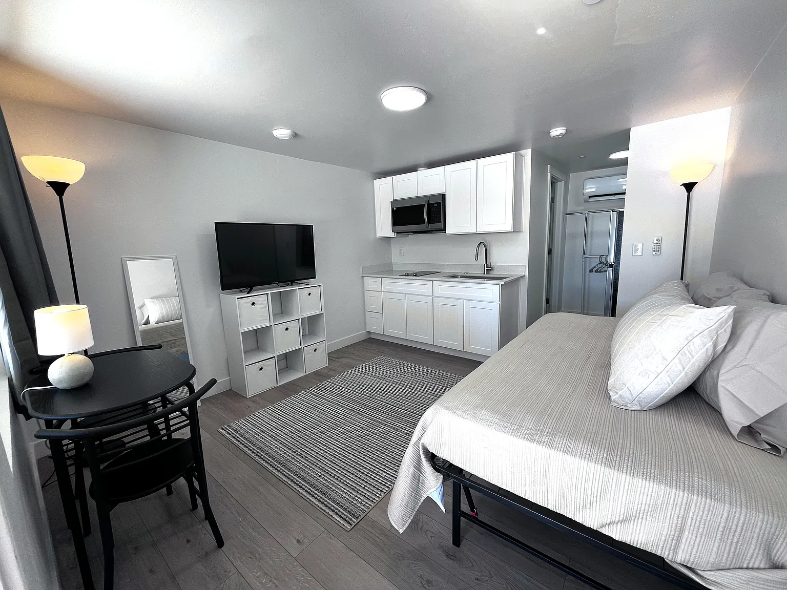 Western Hills Apartments — Photo 2