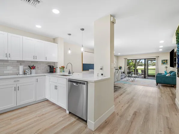 17 Southport Lane #E, Boynton Beach, FL 33436