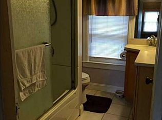 35 Forest Ave, Cranston, RI 02910