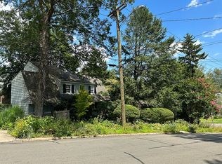 85 Blake Rd, Hamden, CT 06517