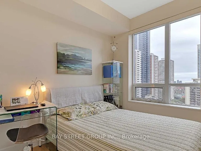 28 Linden St #1206 — Photo 9