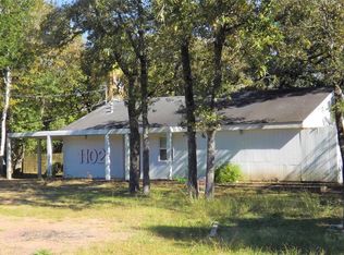 1102 Deer Alley Rd, Columbus, TX 78934