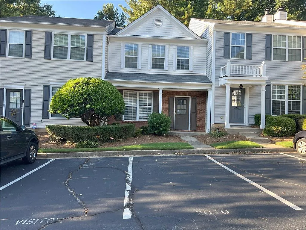 2 bed, 2.5 bath, 1370 sqft, $2,000 — Photo 2