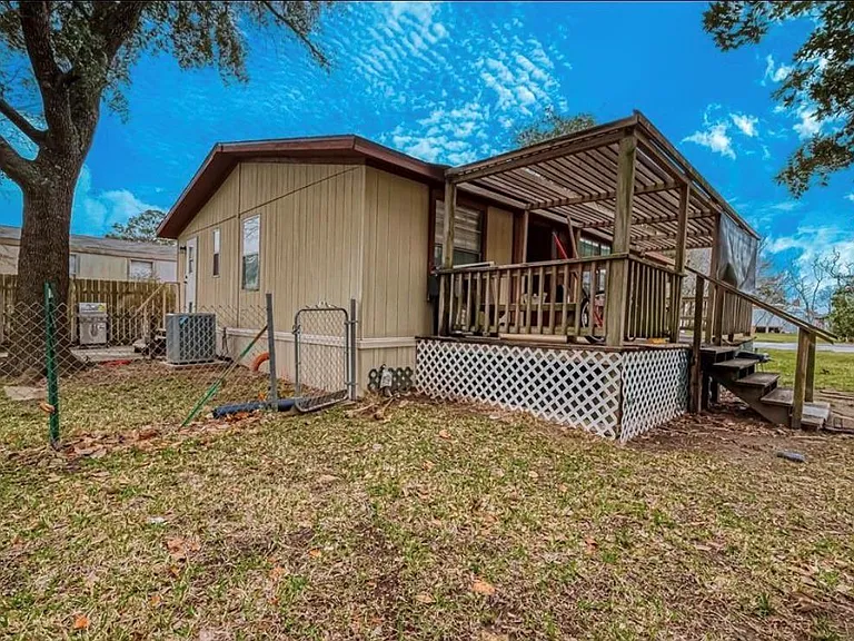 1201 Pampas Ln — Photo 5