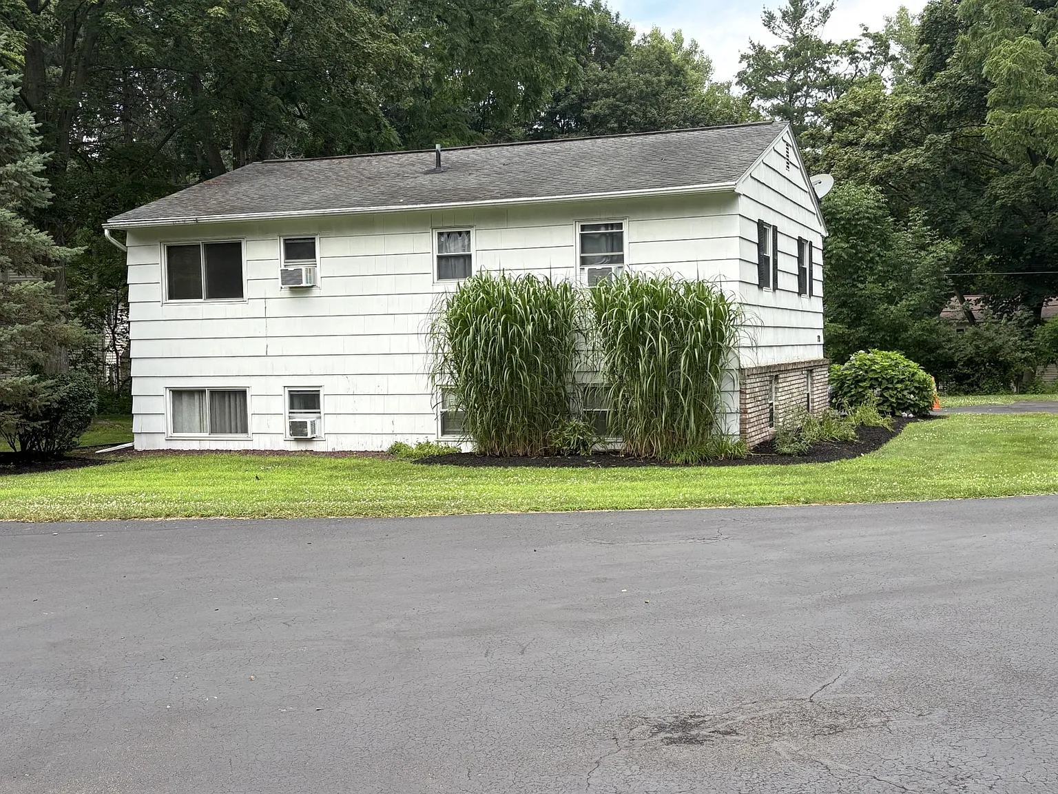 2 bed, 1020 sqft, $1,695 — Photo 2