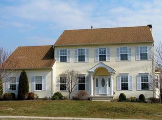 1725 Washington Valley Dr, Stewartsville, NJ 08886