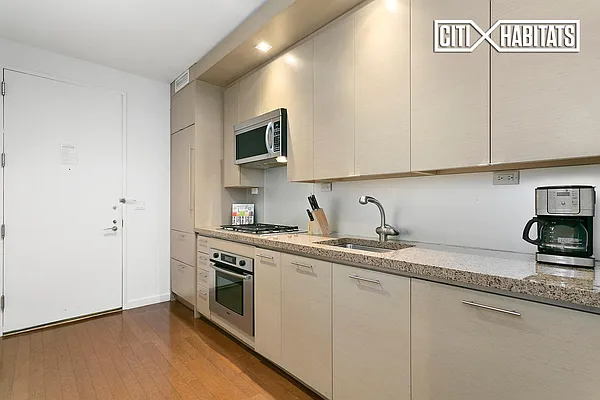 Sold by Citi Habitats | media 12