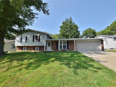 615 Country Lake Dr, Saint Peters, MO, 63376