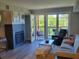 3 Tree Tops Ln #202, Huntsville, ON P1H0B8
