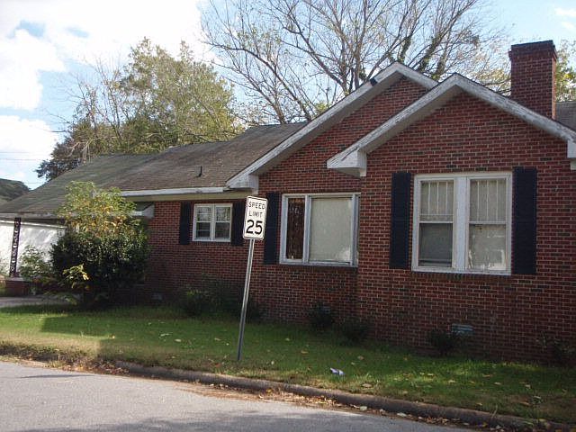 2nd image of 1300 Herrington Rd