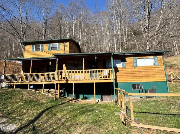 226 7th St NE, Norton, VA 24273