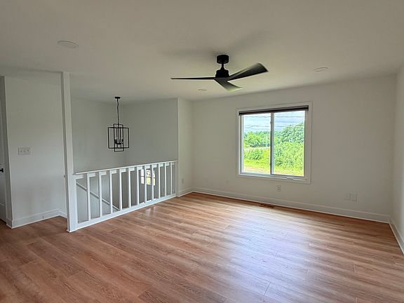 3rd image of 13815 Mayes Rd