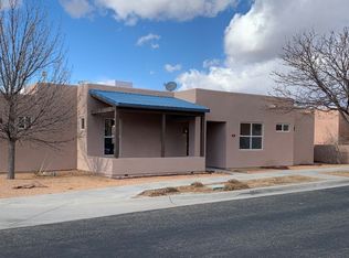2 Shannon Ct, Santa Fe, NM 87508