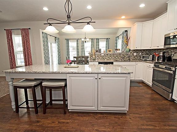3rd image of 200 Bucktail Dr