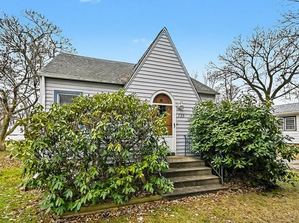 735 Royal Dr, Jackson, MI 49202