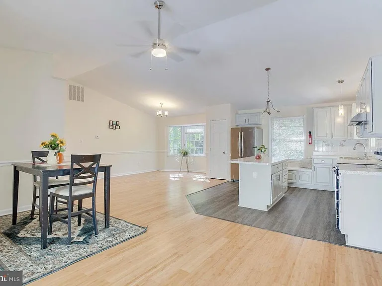 Kitchen/Dining