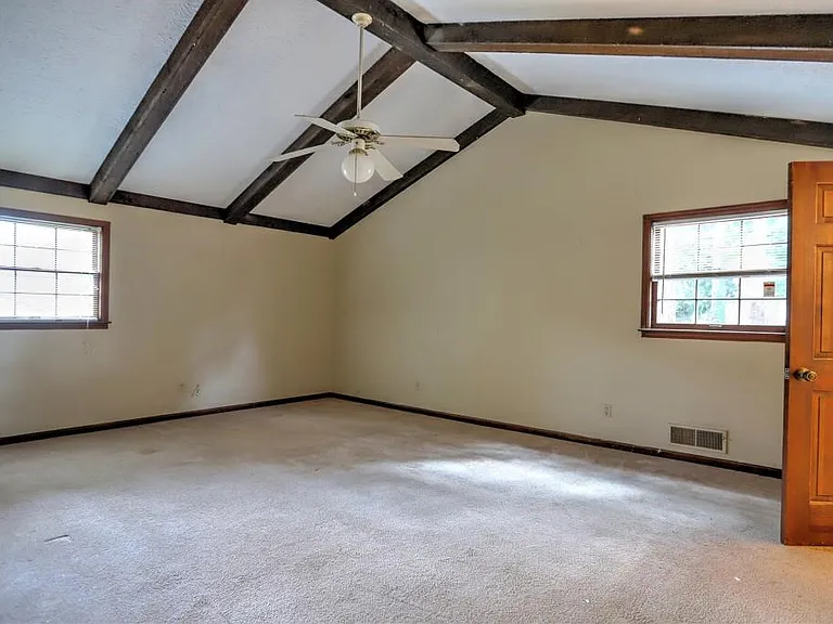 2940 Connie St — Photo 11