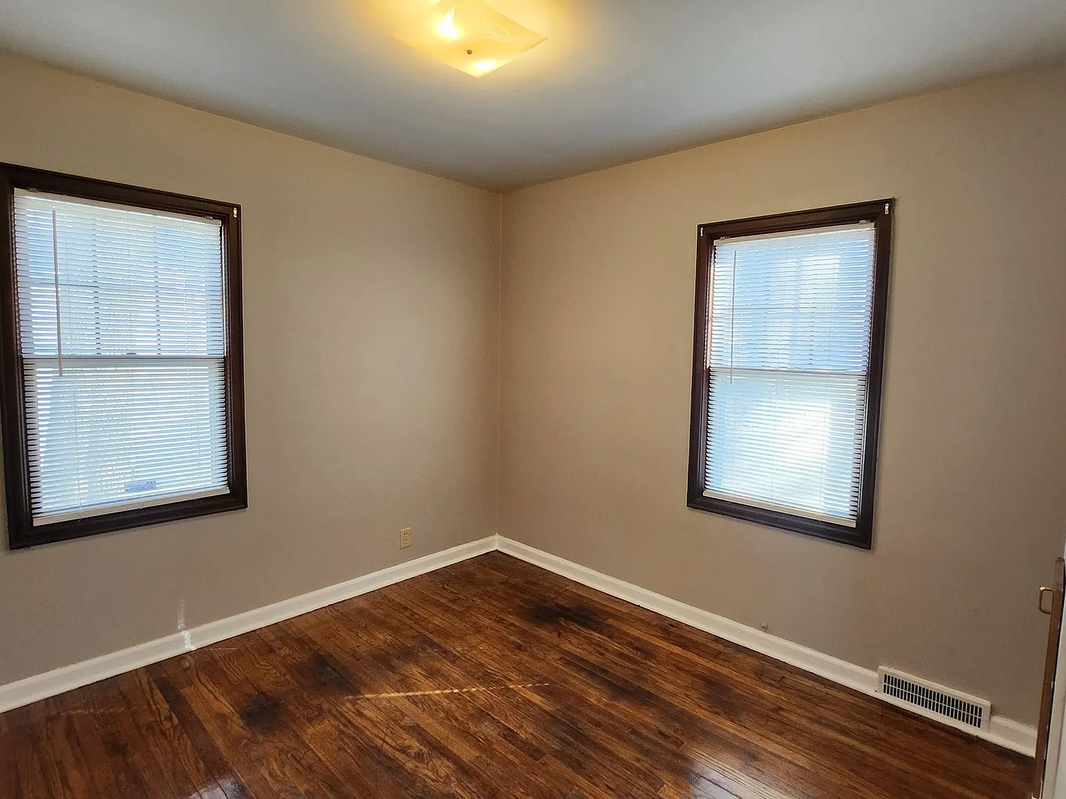 2 bed, 786 sqft, $1,350 — Photo 4