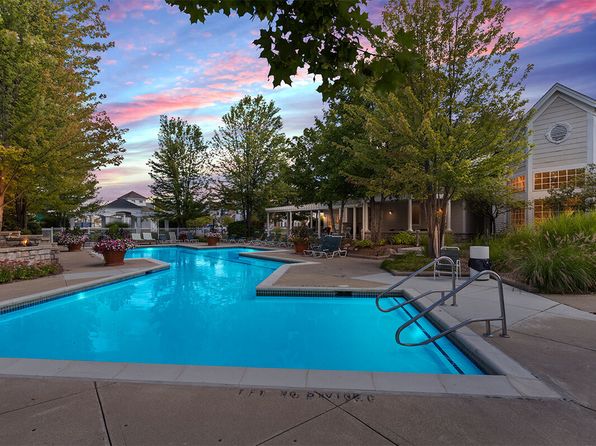 701 Green Cir #29-103