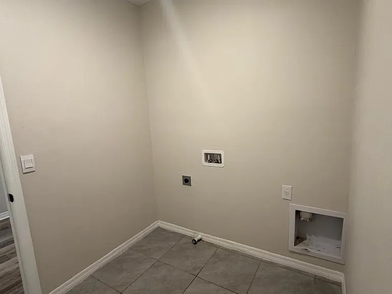 225 Gina Ln — Photo 21