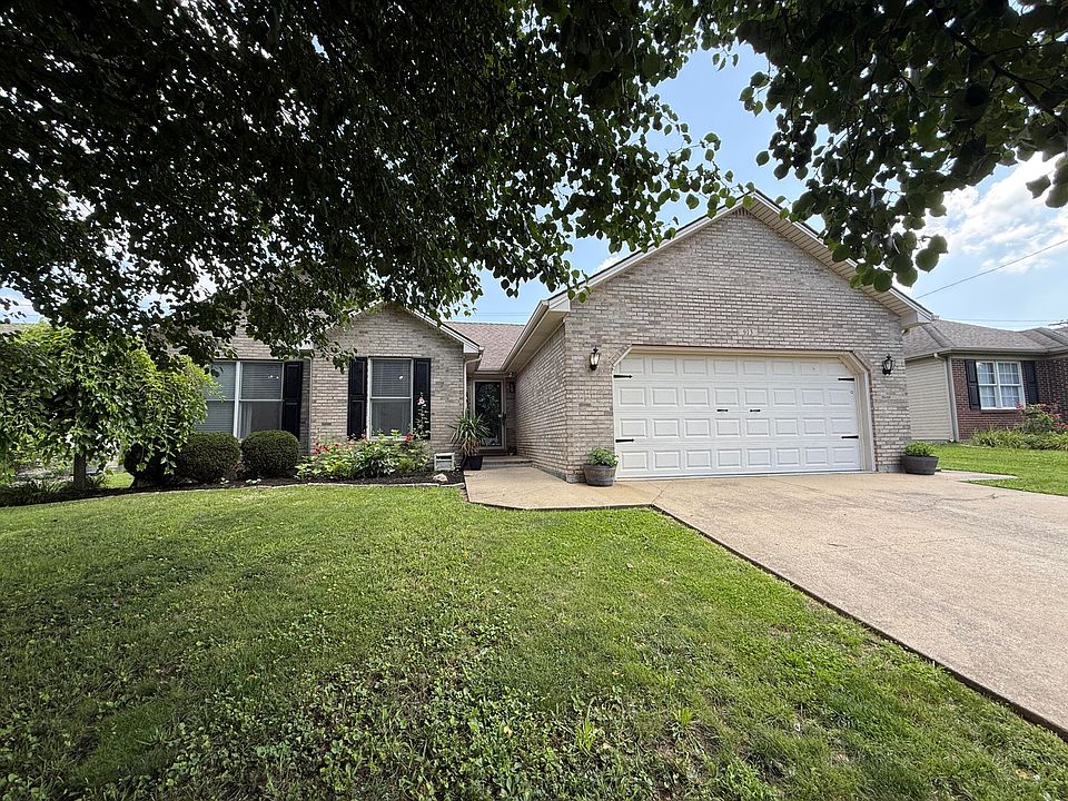 1st image of 913 Pinoak Dr
